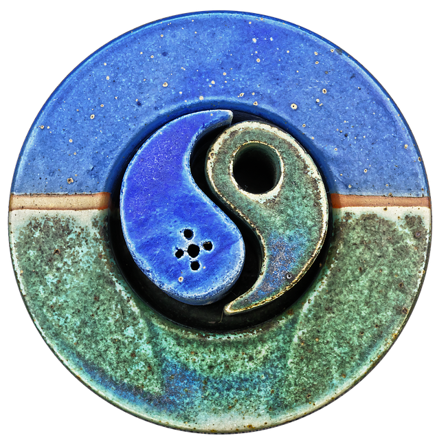 Yin Yang Ceramic Decoration Yin  - anaterate / Pixabay