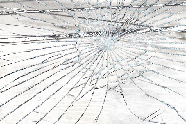 Broken Glass Glass Smashed Glass  - matthewpriest / Pixabay